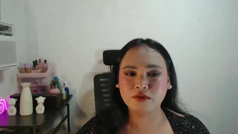 KELLY MCDOLEN online show from 05/16/26, 02:49