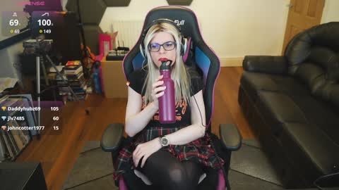 Snapshot of kelseycobalt chatting on 12/04/24, 12:08 kelseycobalt online show from 12/04/24, 12:08