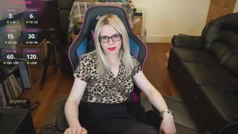 Snapshot of kelseycobalt chatting on 10/11/25, 07:45 kelseycobalt online show from 10/11/25, 07:45