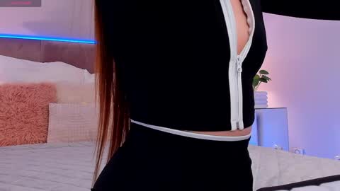 kelsi_di online show from 04/15/26, 05:25