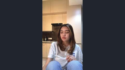 Luna online show from 04/15/26, 07:58