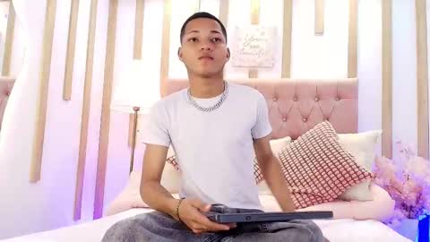 Snapshot of kelvin_josue chatting on 03/21/26, 12:43 Kelvin online show from 03/21/26, 12:43