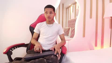 Snapshot of kelvin_josue chatting on 04/05/26, 12:35 Kelvin online show from 04/05/26, 12:35