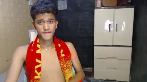 Snapshot of ken_bigcockxx chatting on 02/05/25, 03:52 Ken online show from 02/05/25, 03:52