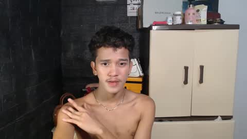 Snapshot of ken_bigcockxx chatting on 02/17/25, 08:41 Ken online show from 02/17/25, 08:41