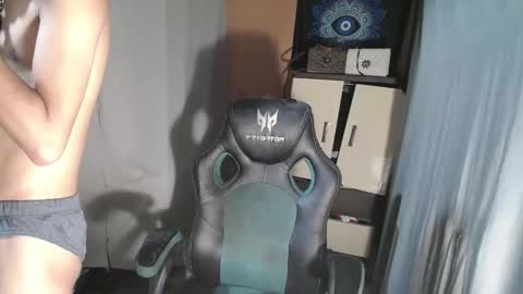 Snapshot of ken_bigcockxx chatting on 10/24/25, 04:14 Ken online show from 10/24/25, 04:14