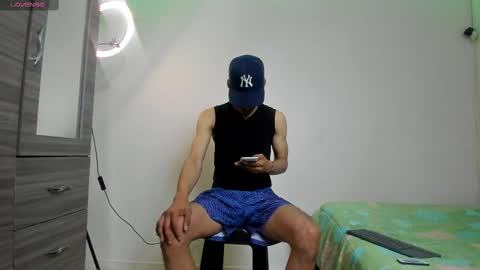 Snapshot of kenan_2601 chatting on 10/25/25, 10:37 kenan 2601 online show from 10/25/25, 10:37