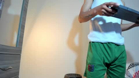 Snapshot of kenan_2601 chatting on 11/20/25, 05:07 kenan 2601 online show from 11/20/25, 05:07