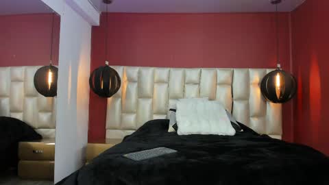 Snapshot of kendalcurvy chatting on 04/04/26, 11:02 Kendal online show from 04/04/26, 11:02