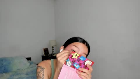 Kendal online show from 10/17/25, 04:09