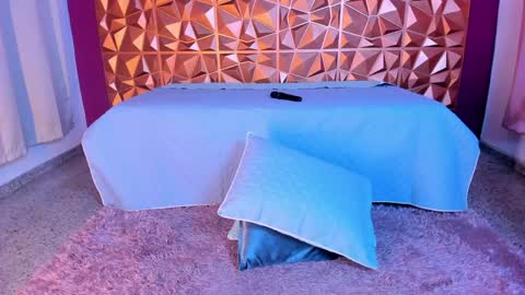 Kendall online show from 12/31/24, 05:11