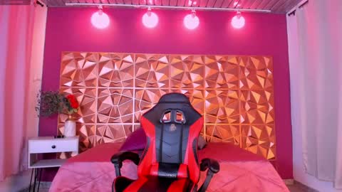 Kendall online show from 01/26/25, 12:22