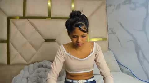 Snapshot of kendall69__ chatting on 11/19/25, 01:11 kendall69__ online show from 11/19/25, 01:11