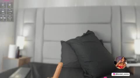 kendall_evanss_ online show from 02/15/26, 08:27