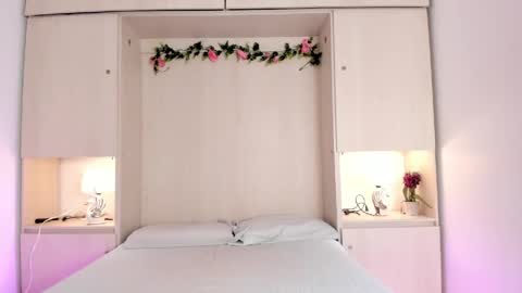 Kendal online show from 04/18/26, 11:36