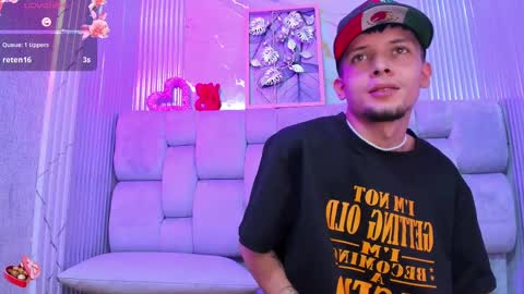 Snapshot of kendalltaylorr chatting on 02/15/25, 09:16 Kendall and Taylor online show from 02/15/25, 09:16