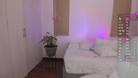 Kendall  online show from 09/23/25, 08:12