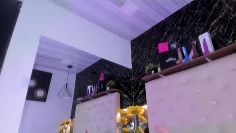 Kendall online show from 11/06/25, 02:40