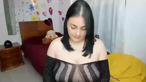 Fernanda online show from 10/17/25, 03:36