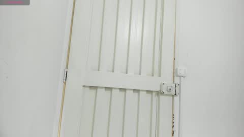 Kendal  online show from 09/15/25, 08:53