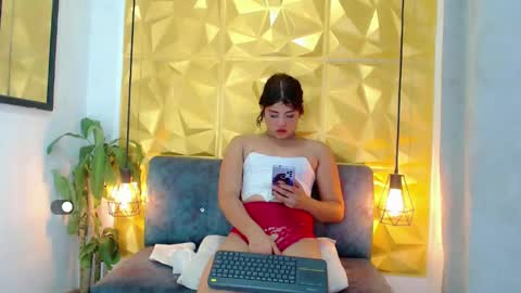 K E N D R A  online show from 01/27/25, 06:52