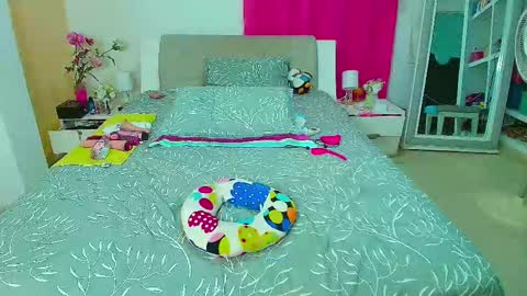 Snapshot of kendra_love31 chatting on 02/13/26, 05:58 kendra_love31 online show from 02/13/26, 05:58