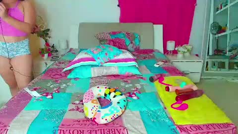 kendra_love31 online show from 05/11/26, 03:12