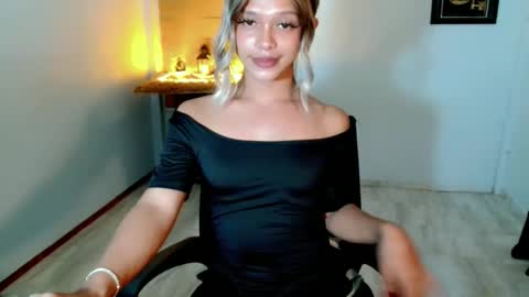 kendra_lunaxx online show from 05/22/26, 06:13