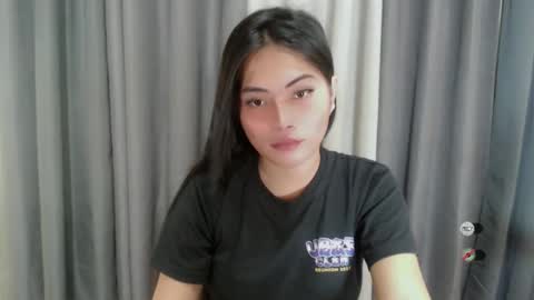 Snapshot of kendra_slut chatting on 02/18/25, 08:47 K E N D R A online show from 02/18/25, 08:47