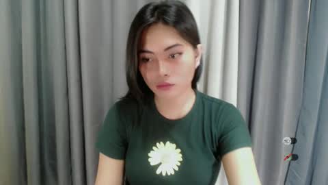 Snapshot of kendra_slut chatting on 02/21/25, 12:38 K E N D R A online show from 02/21/25, 12:38