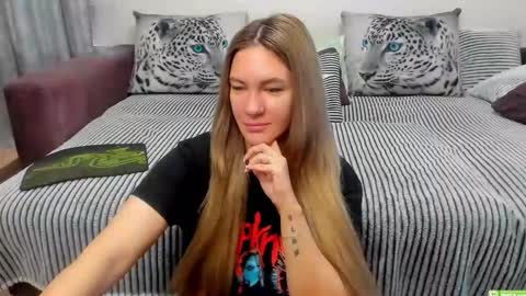 Kendra online show from 10/17/25, 01:20