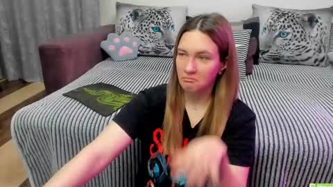 Snapshot of kendra_xx_ chatting on 03/08/26, 11:52 Kendra online show from 03/08/26, 11:52