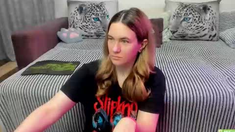 Snapshot of kendra_xx_ chatting on 03/17/26, 12:48 Kendra online show from 03/17/26, 12:48