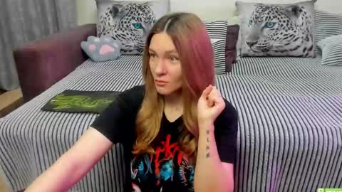 Snapshot of kendra_xx_ chatting on 03/26/26, 11:32 Kendra online show from 03/26/26, 11:32