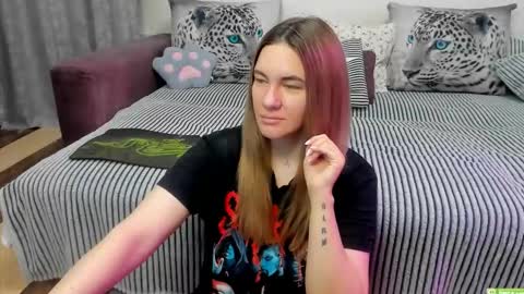 Snapshot of kendra_xx_ chatting on 04/04/26, 11:13 Kendra online show from 04/04/26, 11:13