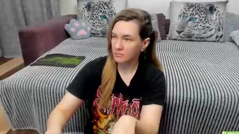 Snapshot of kendra_xx_ chatting on 04/12/26, 10:48 Kendra online show from 04/12/26, 10:48