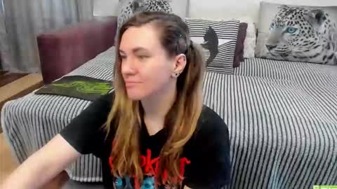 Snapshot of kendra_xx_ chatting on 04/16/26, 01:06 Kendra online show from 04/16/26, 01:06