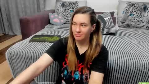 Snapshot of kendra_xx_ chatting on 04/19/26, 11:18 Kendra online show from 04/19/26, 11:18