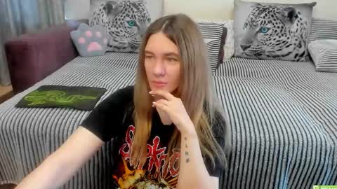 Snapshot of kendra_xx_ chatting on 04/24/26, 12:02 Kendra online show from 04/24/26, 12:02