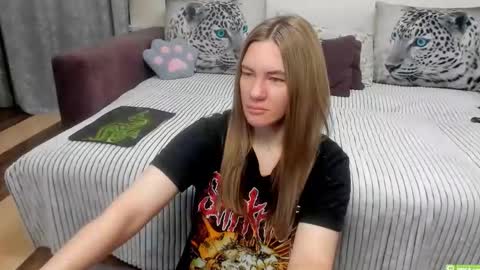 Snapshot of kendra_xx_ chatting on 05/05/26, 10:51 Kendra online show from 05/05/26, 10:51