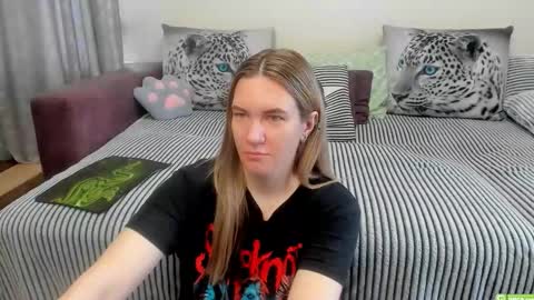 Snapshot of kendra_xx_ chatting on 05/19/26, 01:56 Kendra online show from 05/19/26, 01:56