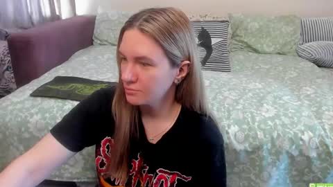 Snapshot of kendra_xx_ chatting on 05/27/26, 01:57 Kendra online show from 05/27/26, 01:57