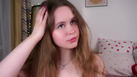 Kira online show from 04/10/26, 10:36