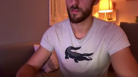 Snapshot of kendyalioui54 chatting on 10/24/25, 05:42 kevin ramos online show from 10/24/25, 05:42