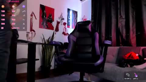 kenia_thompsom01 online show from 07/02/26, 06:14