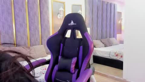 keniavelvet  online show from 02/05/26, 02:00