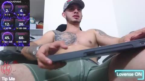 Snapshot of kenn_blake1 chatting on 02/14/26, 02:41 blake online show from 02/14/26, 02:41