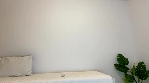 Snapshot of kennasoft chatting on 11/02/25, 07:49 Kenna next time online - 2nd of Dec online show from 11/02/25, 07:49