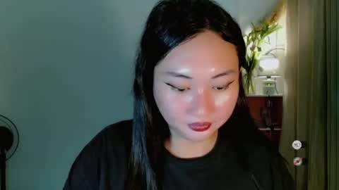 Snapshot of kennaxx69 chatting on 10/24/25, 04:14 kennaxx69 online show from 10/24/25, 04:14