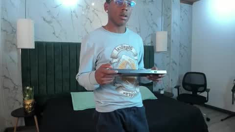 Snapshot of kenny_thompson_ chatting on 02/26/26, 08:08 Kenny Thompson online show from 02/26/26, 08:08